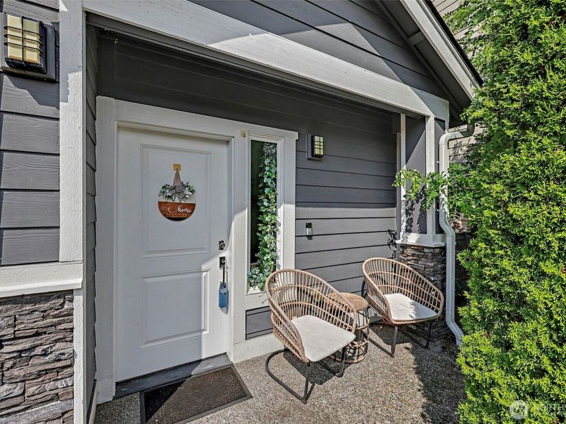 2704 S 120th Place, Burien WA 98168