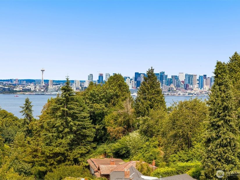 1914 C Ferry Avenue SW, Seattle WA 98116