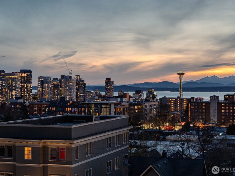 627 13th Avenue E, Seattle WA 98102