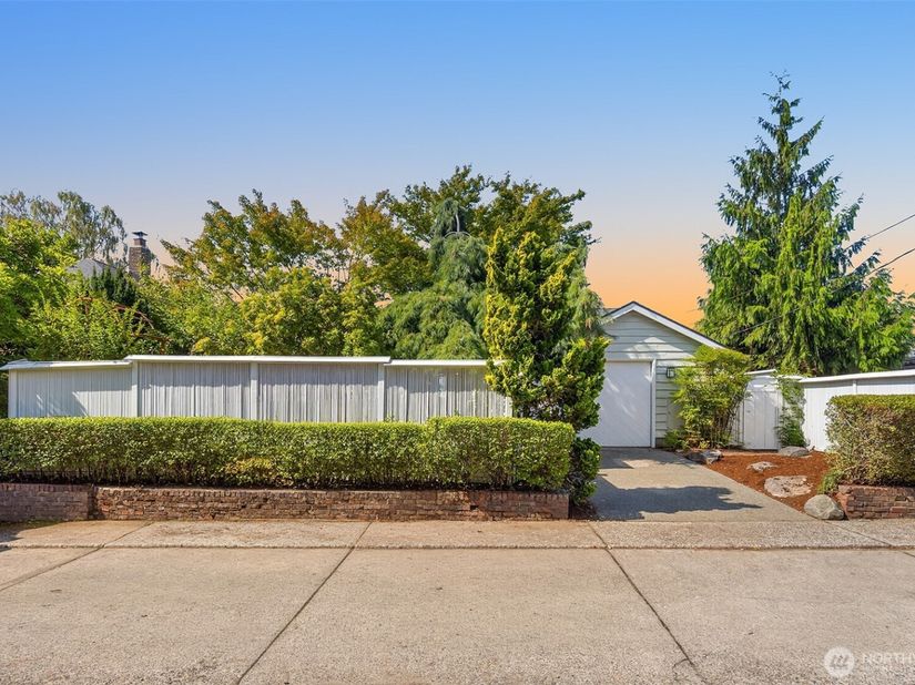 8609 41st Avenue SW, Seattle WA 98136
