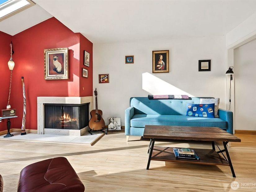 13730 15th Avenue NE F105, Seattle WA 98125