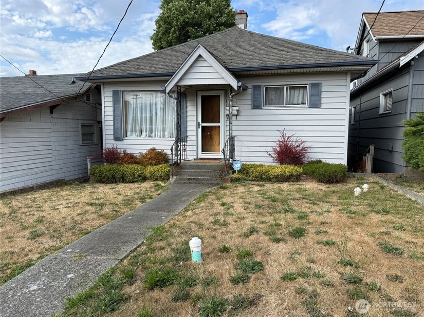 1940 4th Street, Bremerton WA 98337
