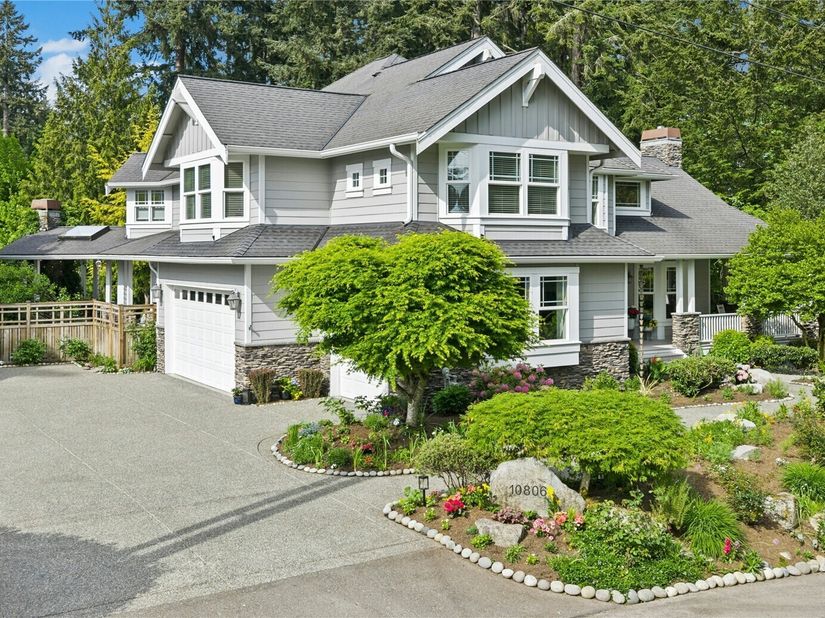 10806 SE 16th Street, Bellevue WA 98004