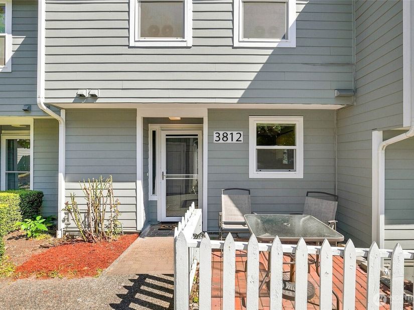 3812 25th Avenue W 4B, Seattle WA 98199