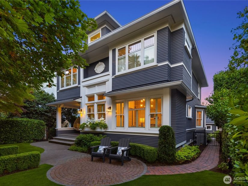 716 15th Avenue E, Seattle WA 98112