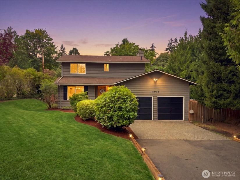 15919 82nd Place NE, Kenmore WA 98028