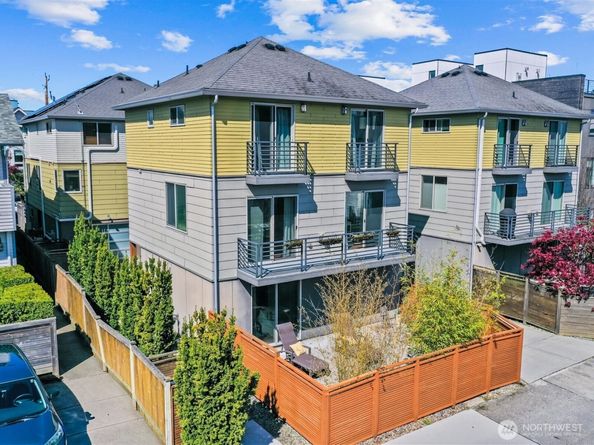 3038 61st Avenue SW, Seattle WA 98116