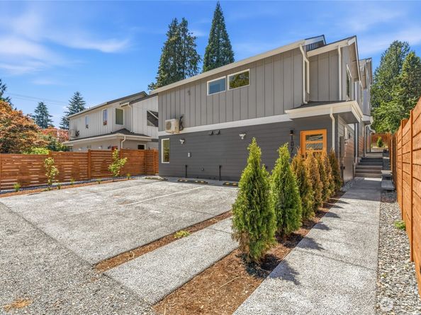 10704 Linden Avenue N, Seattle WA 98133