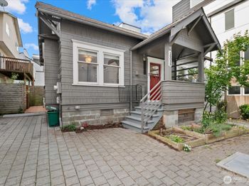 2609 B SW Adams Street