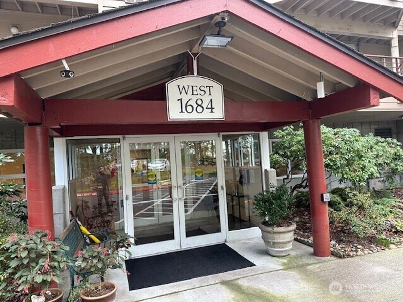 1684 152nd Avenue NE W307, Bellevue WA 98007