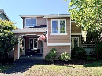 4611 NE 5th Place