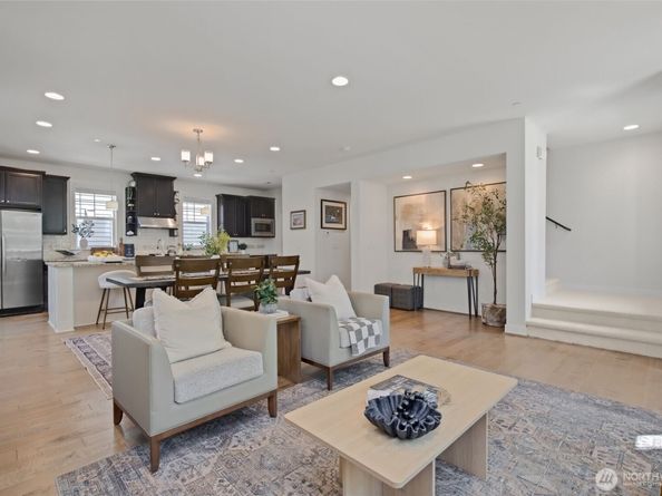 23930 SE 45th Place, Sammamish WA 98029