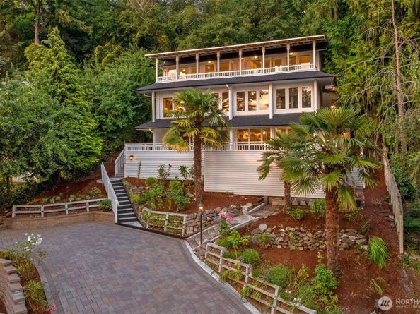 9674 50th Avenue SW, Seattle WA 98136