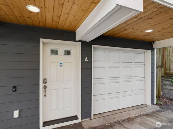 516 N 46th Street A, Seattle WA 98103