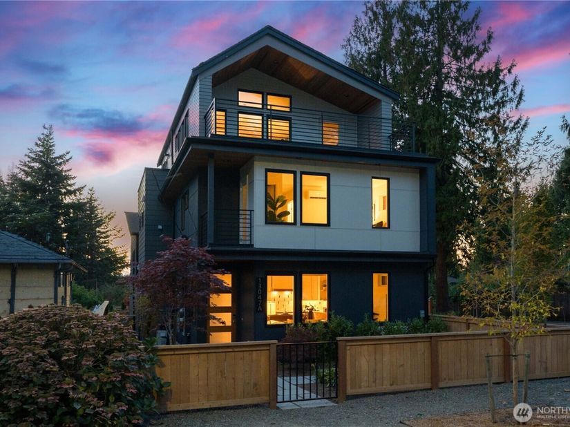 13047 39th Avenue NE A, Seattle WA 98125