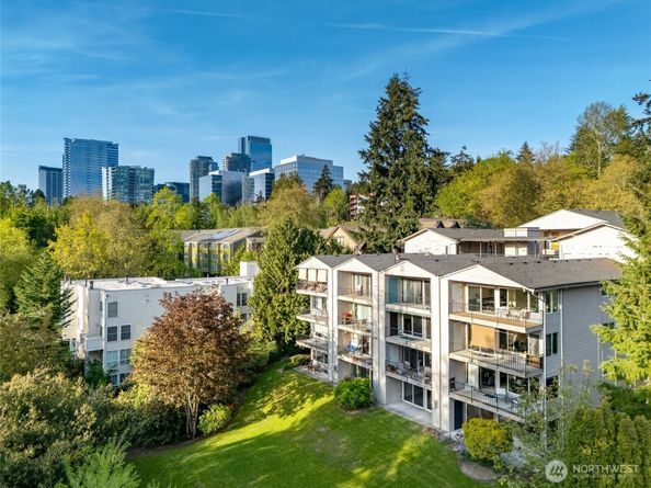 321 Bellevue Way SE 401, Bellevue WA 98004