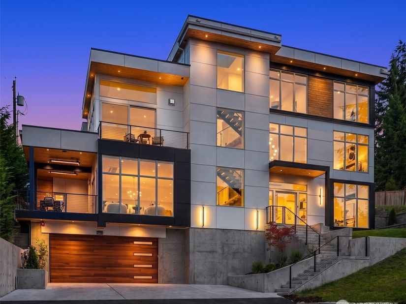 13011 SE Newport Way, Bellevue WA 98006