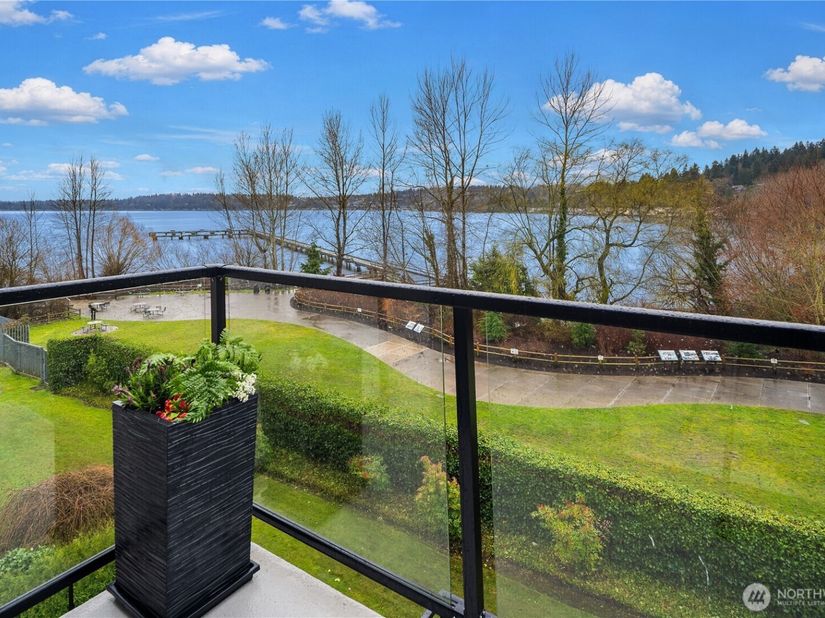 6121 NE 175th Street A308, Kenmore WA 98028