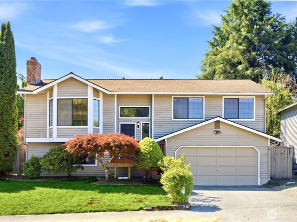 2719 NE 4th Court, Renton WA 98056