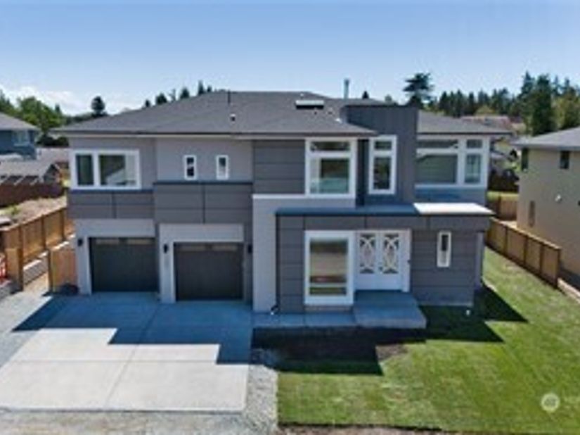 1237 S 234th Drive, Des Moines WA 98198