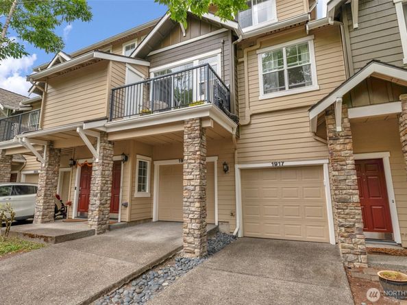 1913 16th Lane E, Issaquah WA 98029