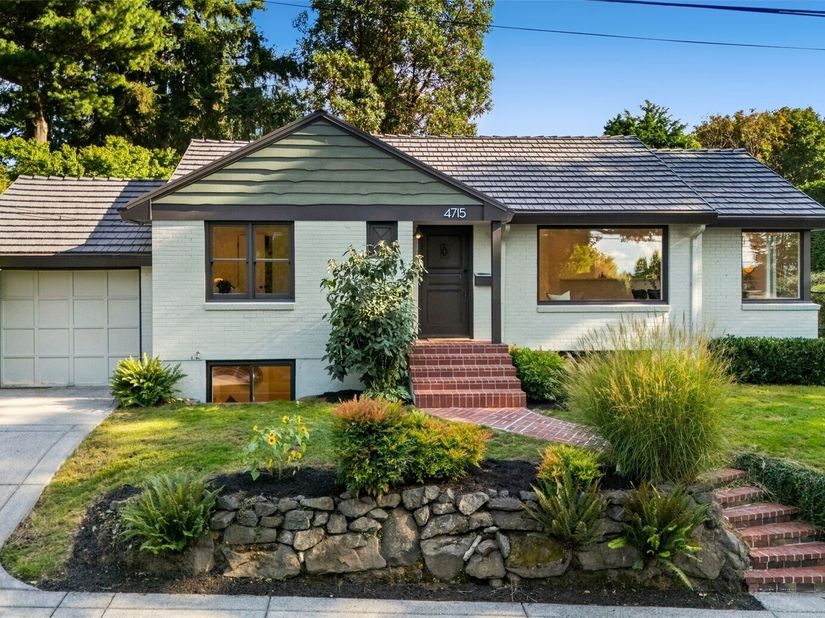 4715 W Roberts Way, Seattle WA 98199