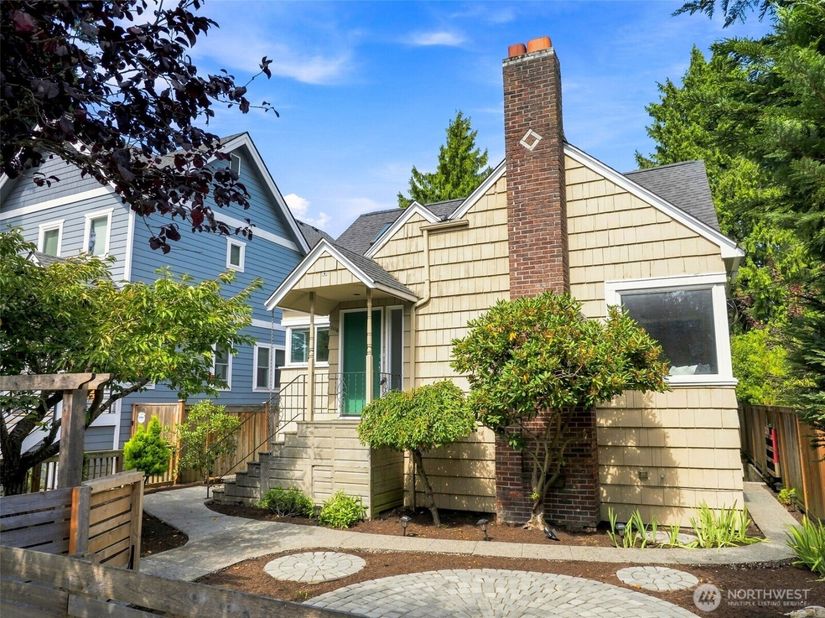1116 N 76th Street, Seattle WA 98103