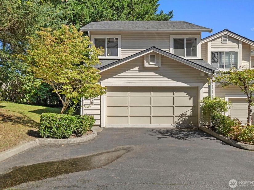 12438 NE 7th Place, Bellevue WA 98005