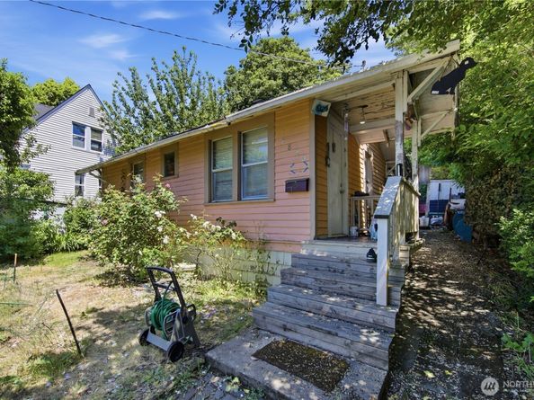 2820 29th Avenue S, Seattle WA 98144