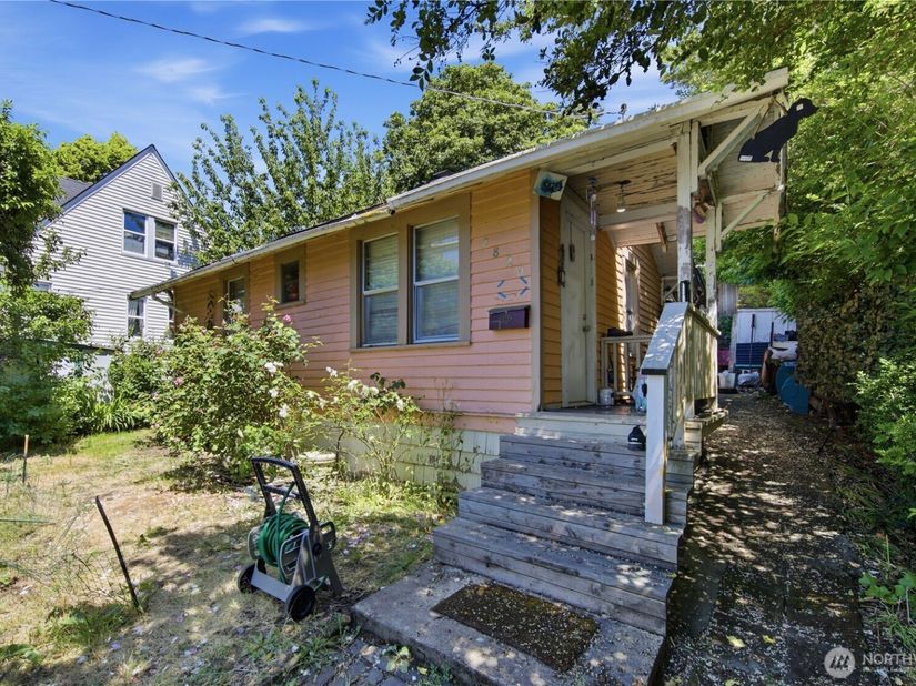 2820 29th Avenue S, Seattle WA 98144