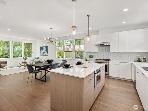 815 N 48th Street, Seattle WA 98103