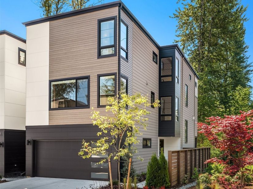 14821 HS#11 NE 2nd Court, Bellevue WA 98007