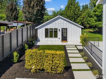 7745 Seward Park Avenue S