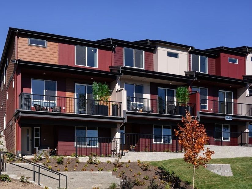 13209 NE 127th Court D, Kirkland WA 98034