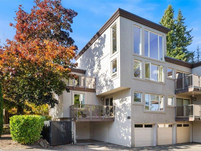 8503 Bowdoin Way 206, Edmonds WA 98026