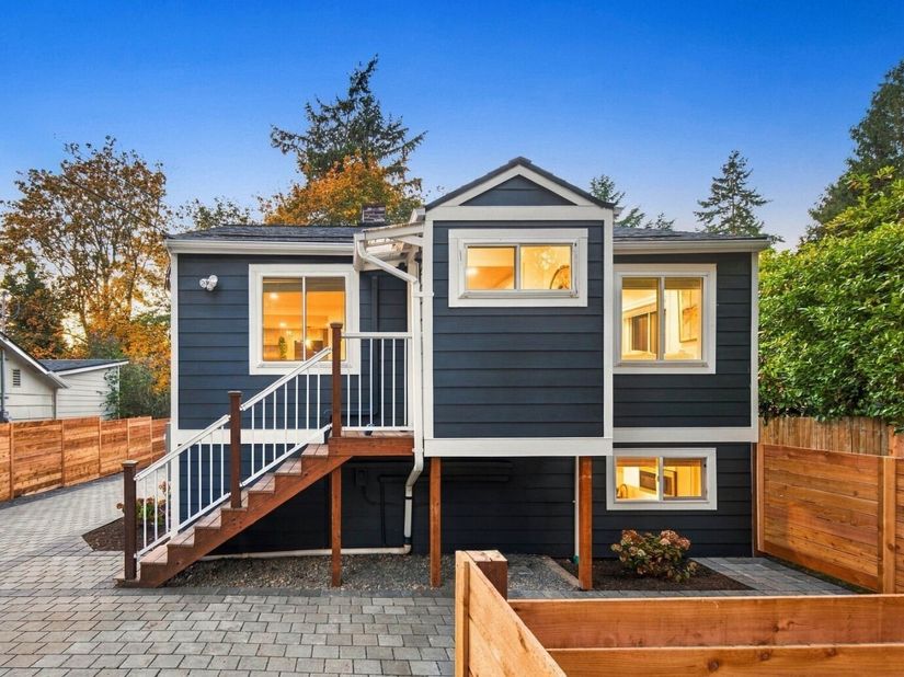 13741 37th Avenue NE, Seattle WA 98125