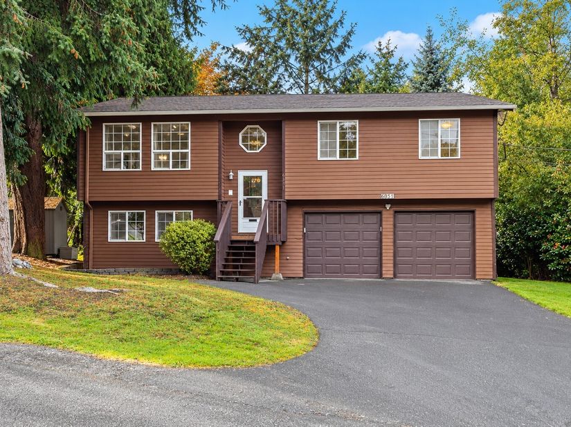 6351 23rd Avenue SW, Seattle WA 98106