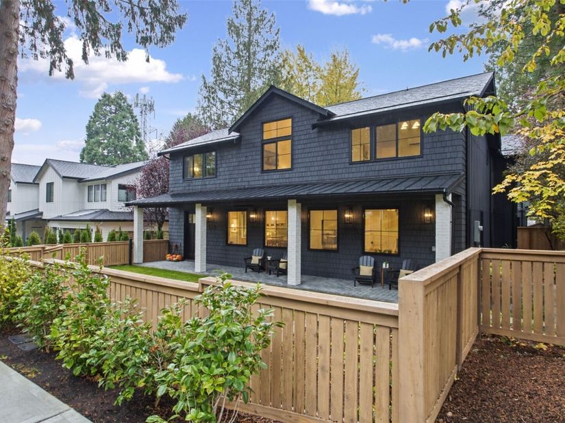 12416 NE 72nd Street, Kirkland WA 98033