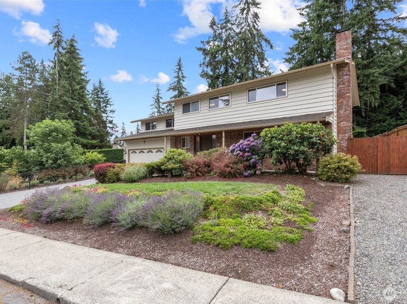 1007 174th Avenue NE, Bellevue WA 98008