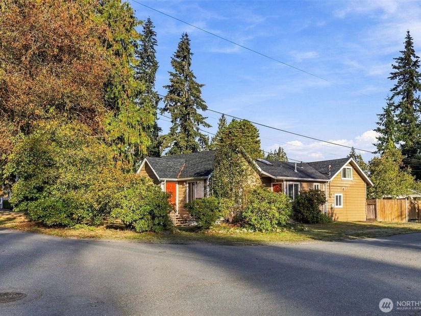 2431 Monroe Avenue, Everett WA 98203