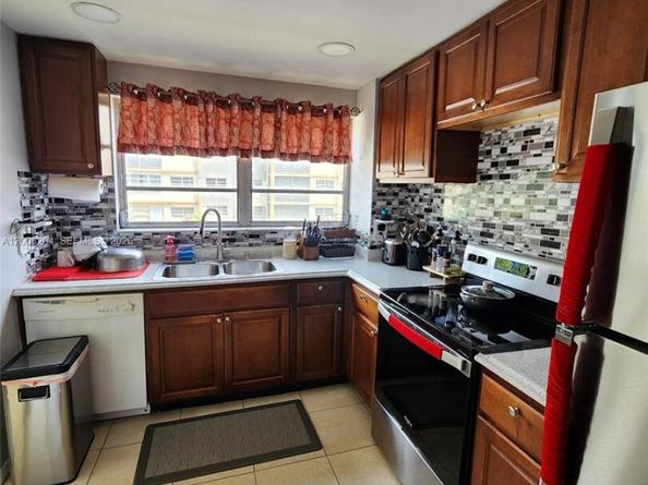 2201 NW 41st Ave 208, Lauderhill FL 33313