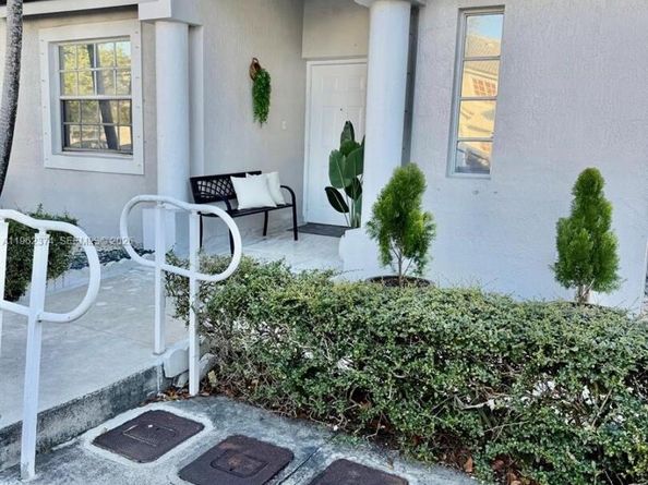 14273 SW 120 Ct 1111, Miami FL 33186