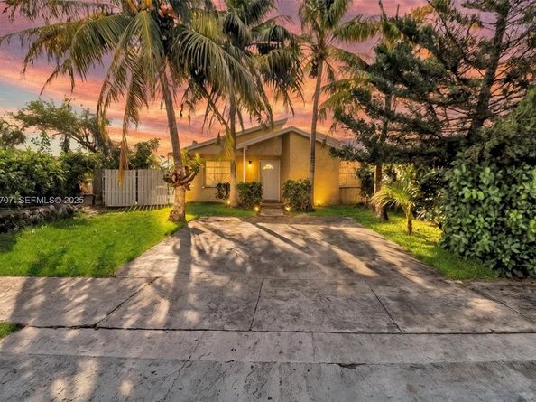 11324 SW 187th Ter, Miami FL 33157