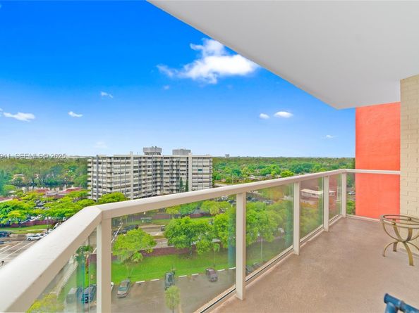 1301 NE Miami Gardens Dr 1025W, Miami FL 33179