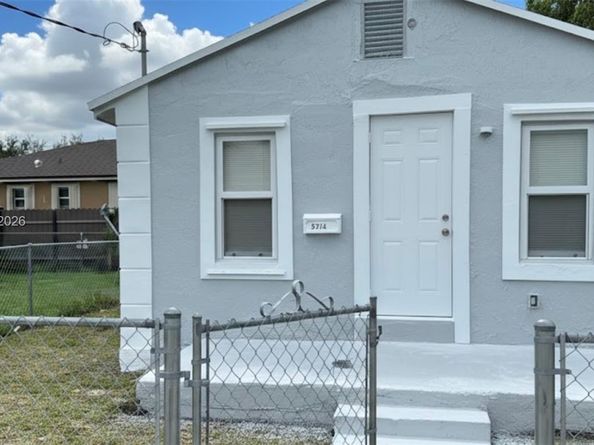 2103 NW 57th St, Miami FL 33142