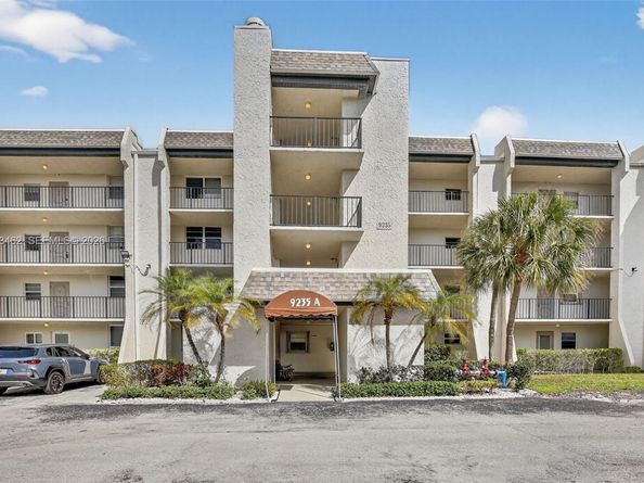 9235 Lagoon Pl 404, Davie FL 33324
