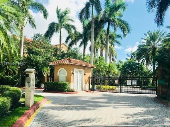 4852 N State Road 7 3106, Coconut Creek FL 33073