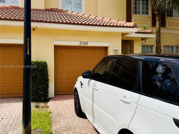 3199 NW 32nd Ter, Oakland Park FL 33309