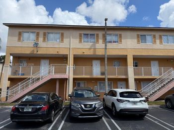 6255 Kendale Lakes Cir