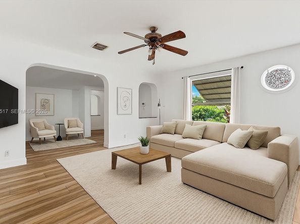 6073 NW 27th St, Margate FL 33063